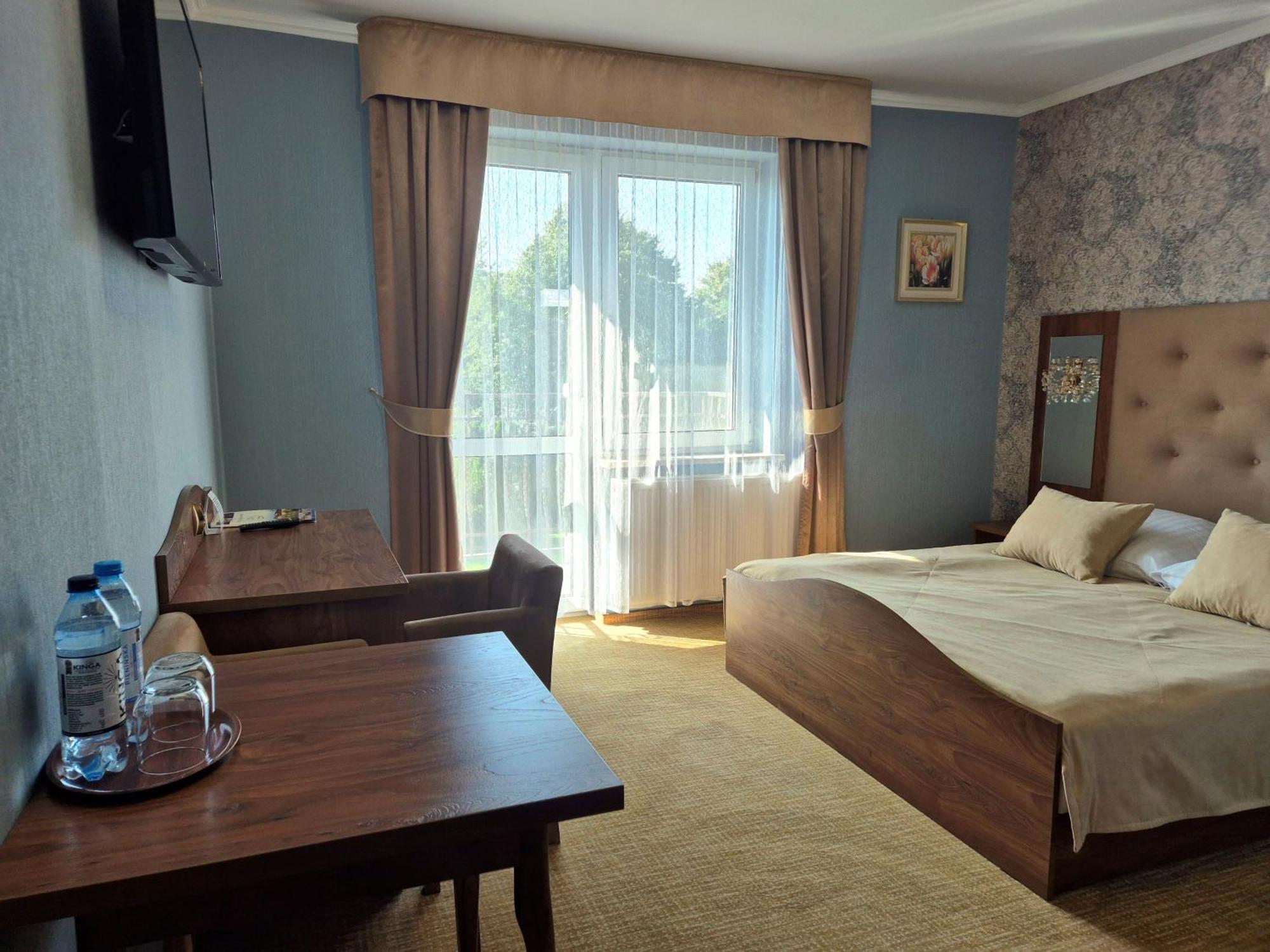 Dworek Nad Stawem & Laznia Piwna Ostrow Mazowiecka Exterior photo